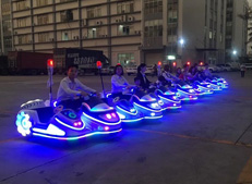 場(chǎng)地人氣單品，堪比警車(chē)還酷炫的摩托車(chē)！