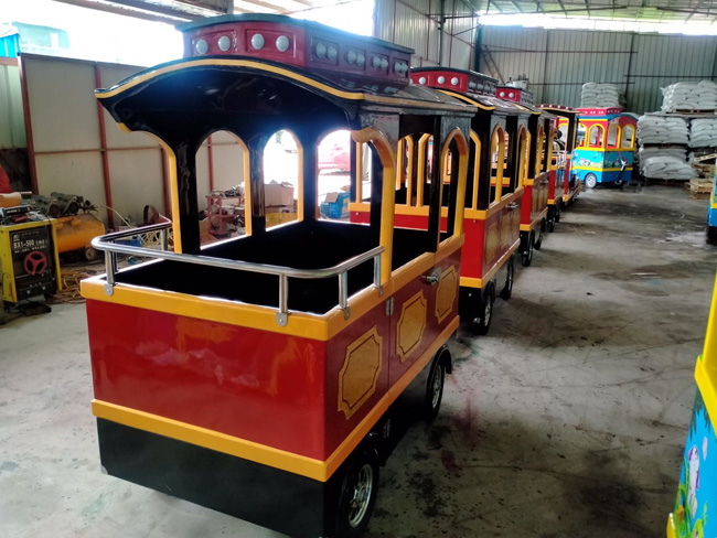 廣場(chǎng)小火車(chē)